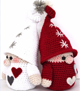 10 Free Crocheted Amigurumi Christmas Patterns